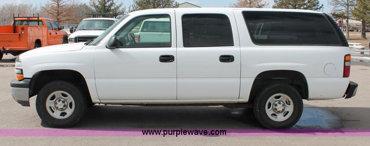 image for item E2930 2001 Chevrolet Suburban K1500 SUV