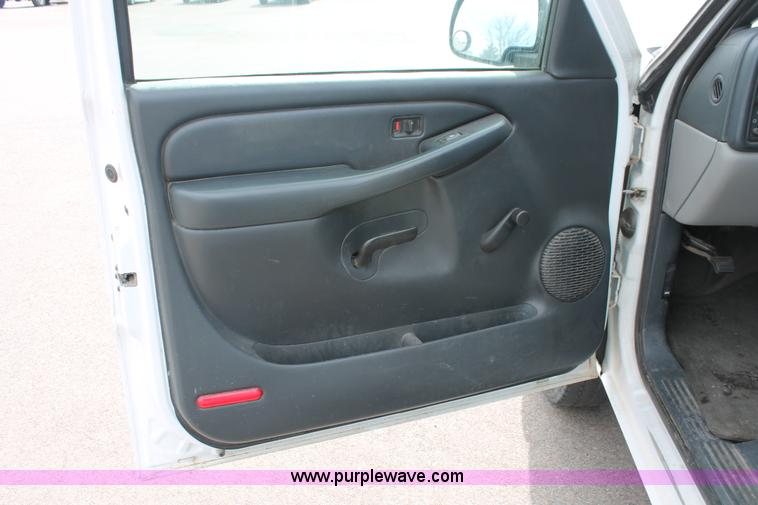 image for item E2930 2001 Chevrolet Suburban K1500 SUV