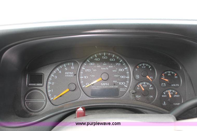 image for item E2930 2001 Chevrolet Suburban K1500 SUV