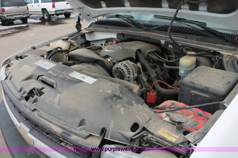 image for item E2930 2001 Chevrolet Suburban K1500 SUV