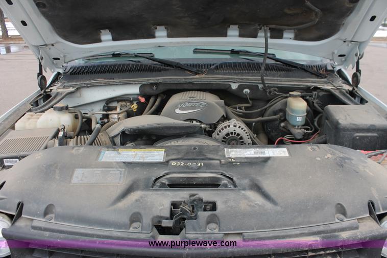 image for item E2930 2001 Chevrolet Suburban K1500 SUV