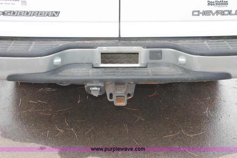 image for item E2930 2001 Chevrolet Suburban K1500 SUV