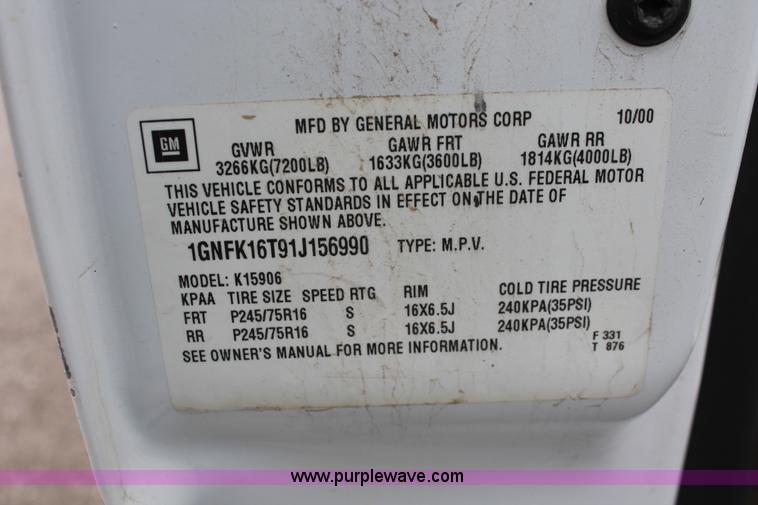 image for item E2930 2001 Chevrolet Suburban K1500 SUV