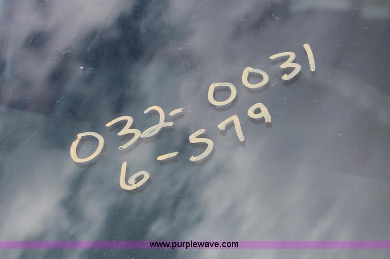 image for item E2930 2001 Chevrolet Suburban K1500 SUV