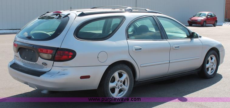 image for item E2932 2003 Ford Taurus SE