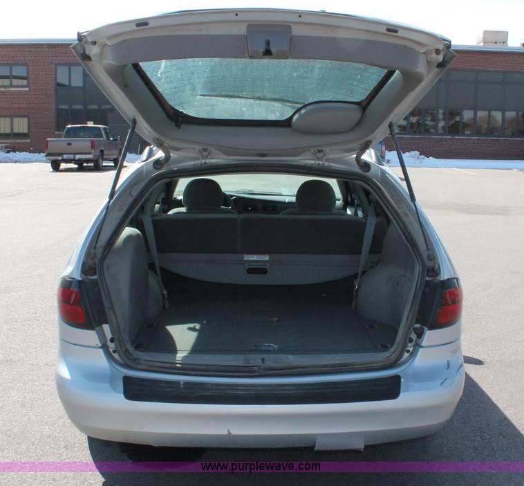 image for item E2932 2003 Ford Taurus SE