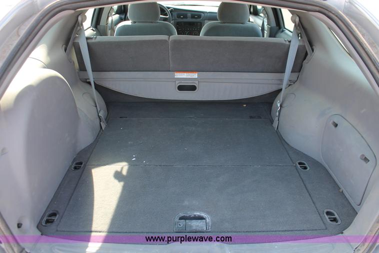 image for item E2932 2003 Ford Taurus SE