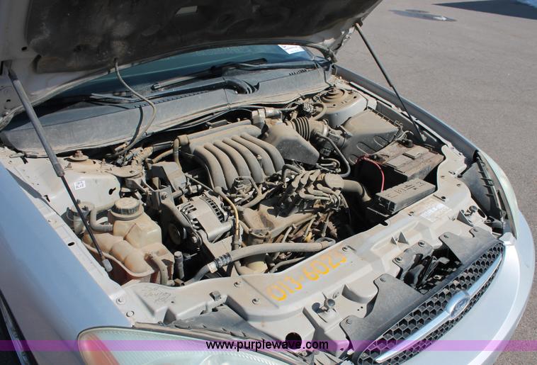 image for item E2932 2003 Ford Taurus SE