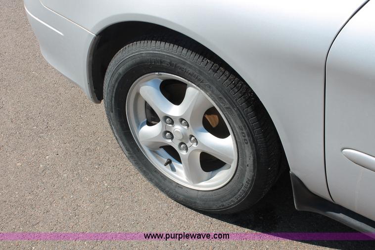 image for item E2932 2003 Ford Taurus SE