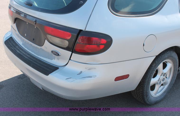 image for item E2932 2003 Ford Taurus SE
