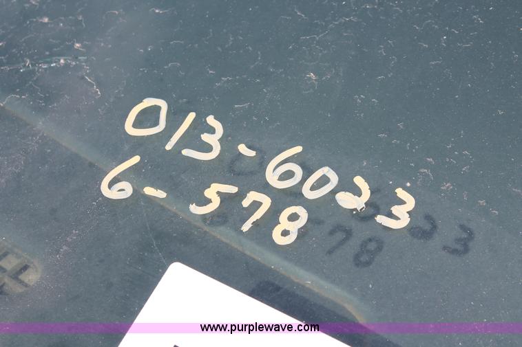 image for item E2932 2003 Ford Taurus SE