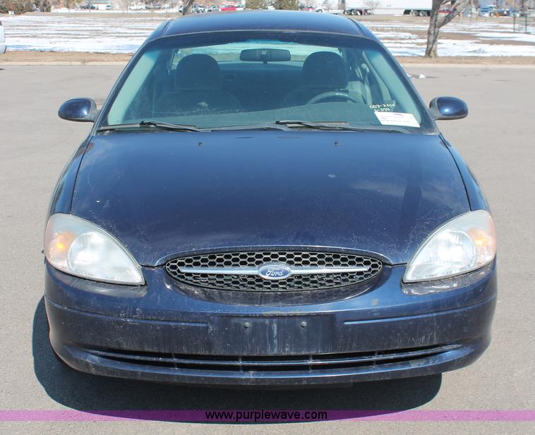 image for item E2933 2000 Ford Taurus SE