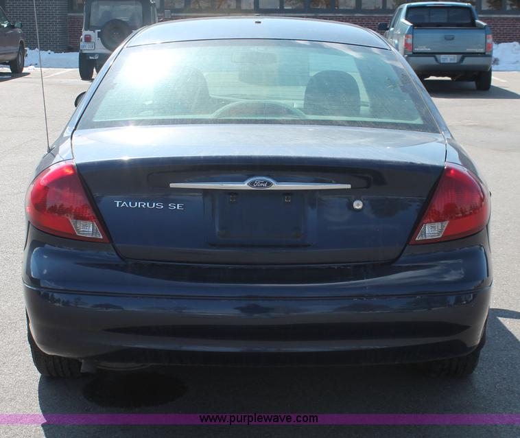 image for item E2933 2000 Ford Taurus SE