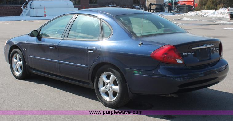 image for item E2933 2000 Ford Taurus SE