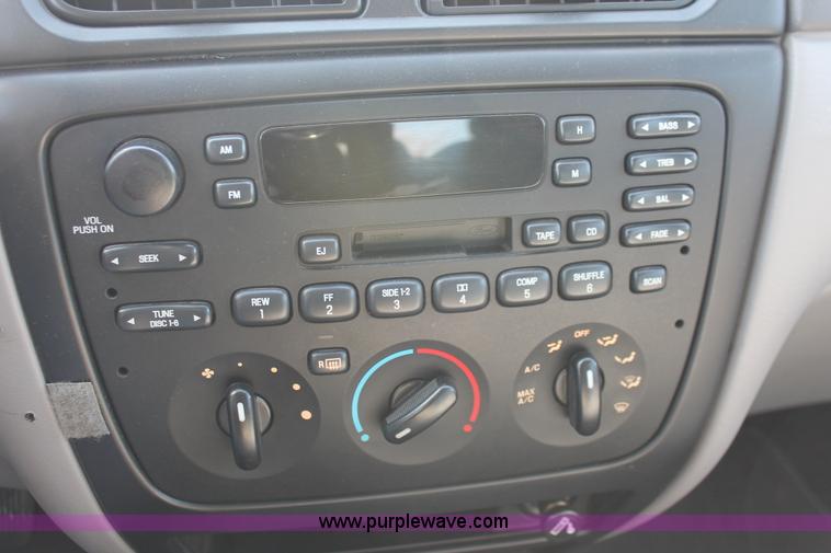 image for item E2933 2000 Ford Taurus SE