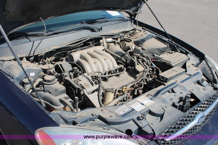 image for item E2933 2000 Ford Taurus SE