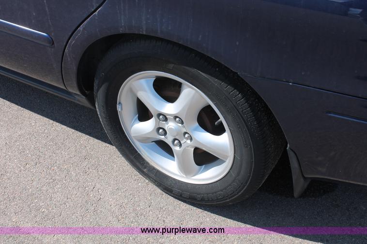 image for item E2933 2000 Ford Taurus SE