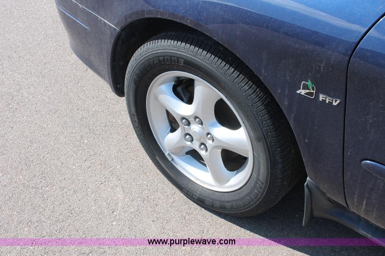 image for item E2933 2000 Ford Taurus SE