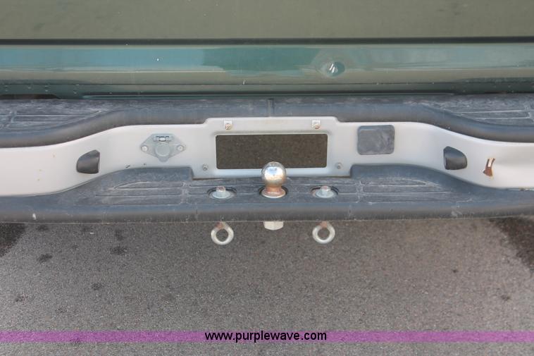 image for item E2937 2002 Chevrolet Silverado 1500 pickup truck