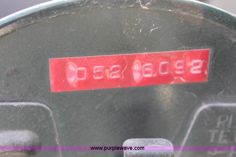 image for item E2937 2002 Chevrolet Silverado 1500 pickup truck