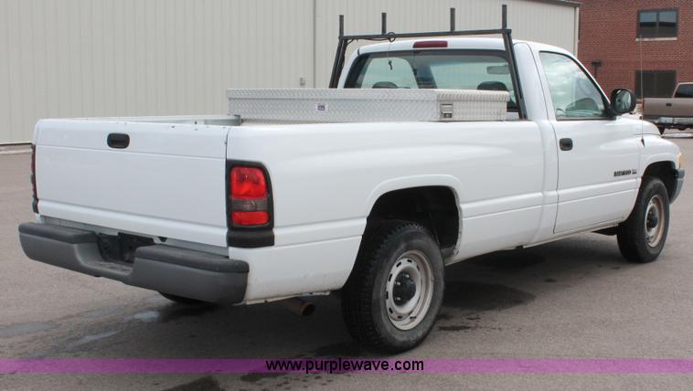 image for item E2938 2001 Dodge Ram 1500 pickup truck