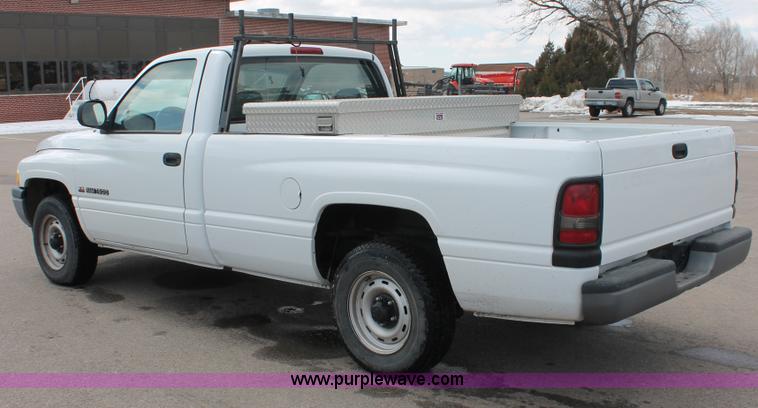 image for item E2938 2001 Dodge Ram 1500 pickup truck