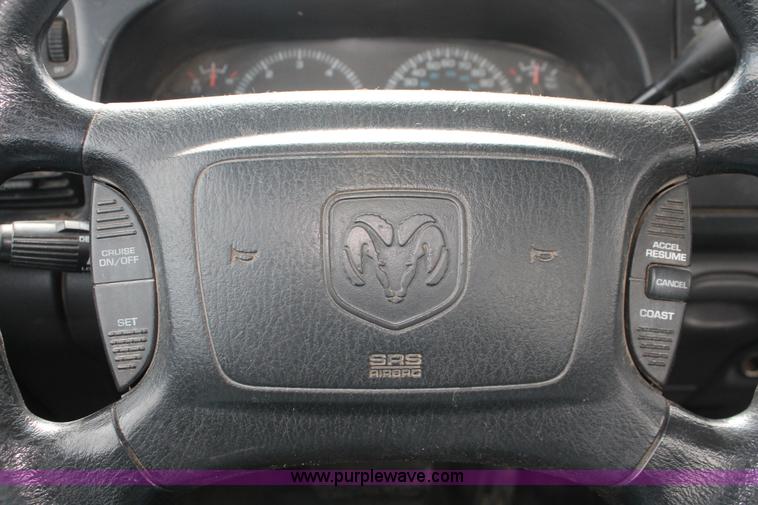 image for item E2938 2001 Dodge Ram 1500 pickup truck