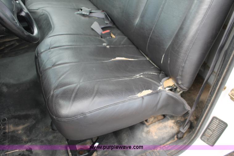 image for item E2938 2001 Dodge Ram 1500 pickup truck