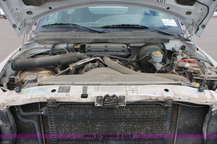 image for item E2938 2001 Dodge Ram 1500 pickup truck