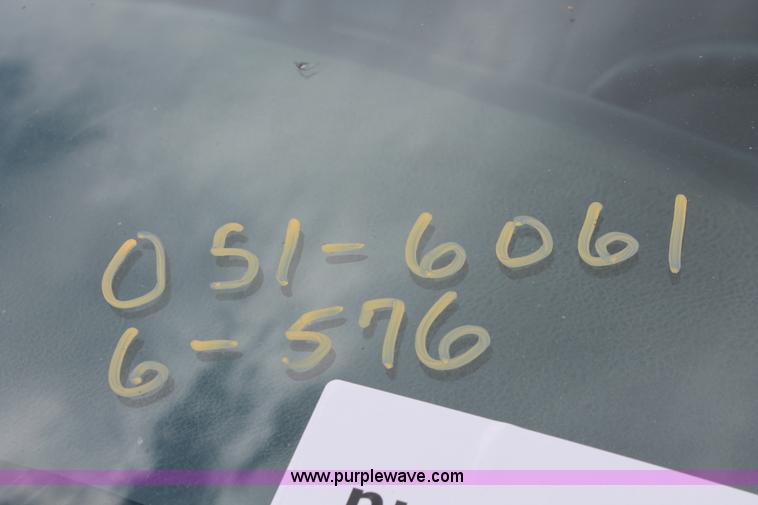 image for item E2938 2001 Dodge Ram 1500 pickup truck