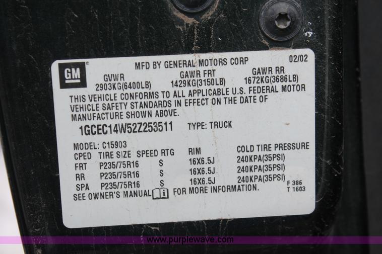 image for item E2939 2002 Chevrolet Silverado 1500 pickup truck