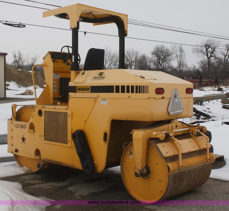 image for item E4154 2007 Ingram RS207 flat face steel roller