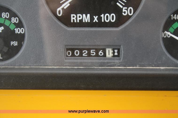 image for item E4154 2007 Ingram RS207 flat face steel roller