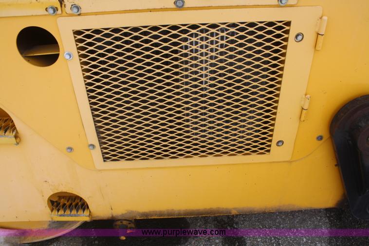 image for item E4154 2007 Ingram RS207 flat face steel roller