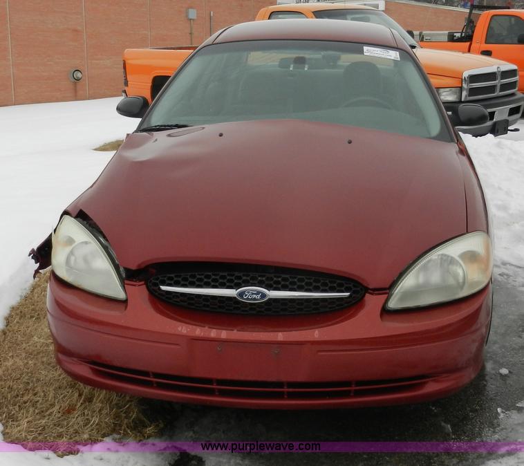 image for item E4156 2001 Ford Taurus LX