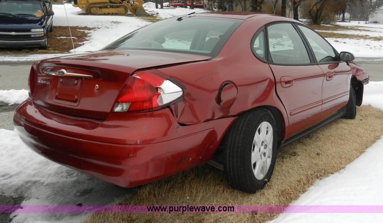 image for item E4156 2001 Ford Taurus LX