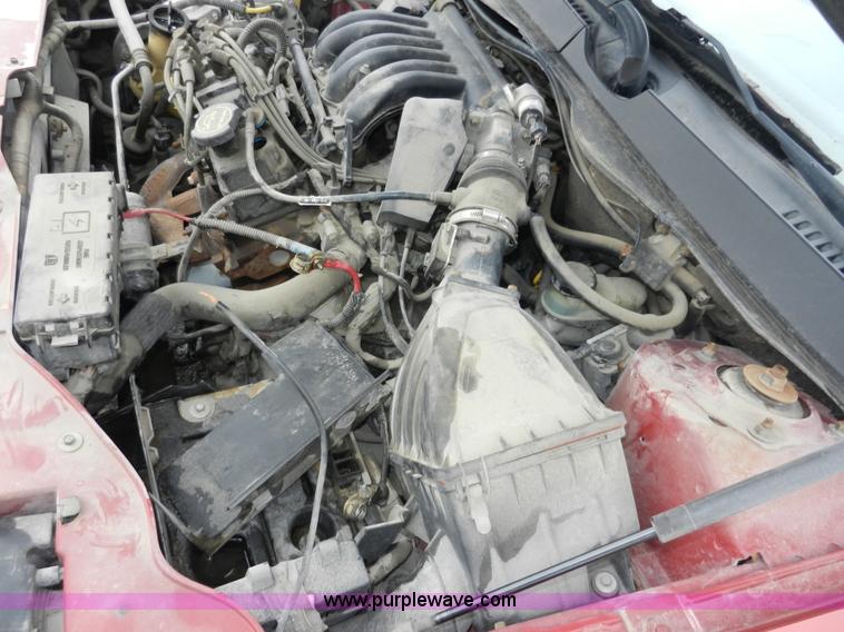 image for item E4156 2001 Ford Taurus LX