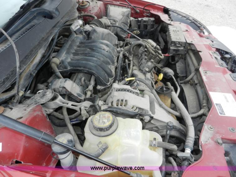 image for item E4156 2001 Ford Taurus LX