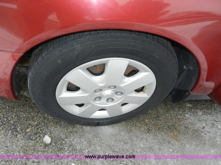 image for item E4156 2001 Ford Taurus LX