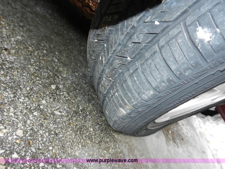 image for item E4156 2001 Ford Taurus LX