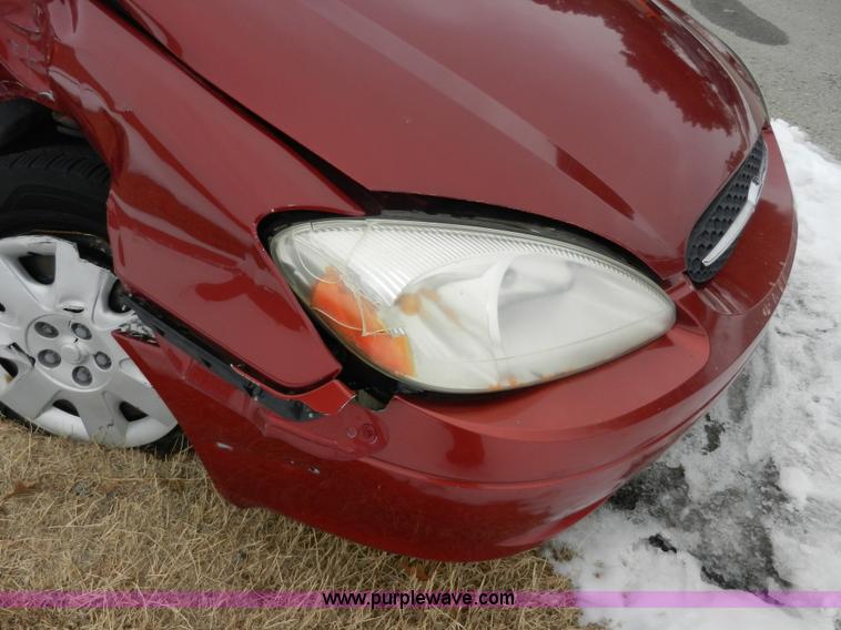 image for item E4156 2001 Ford Taurus LX