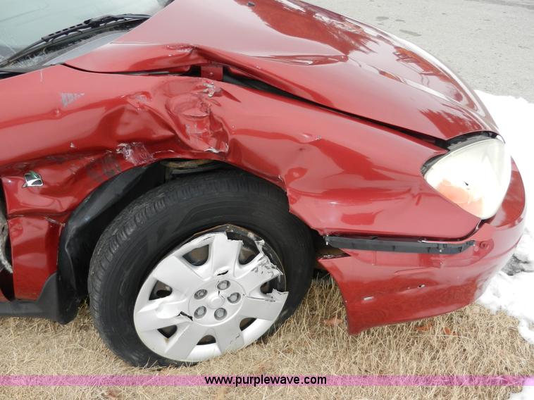 image for item E4156 2001 Ford Taurus LX