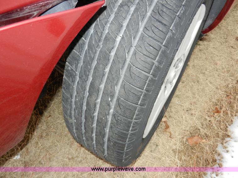 image for item E4156 2001 Ford Taurus LX