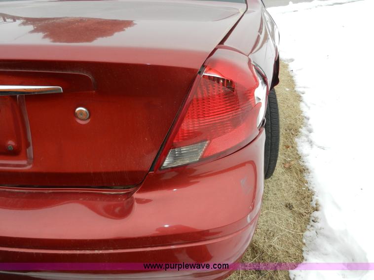 image for item E4156 2001 Ford Taurus LX
