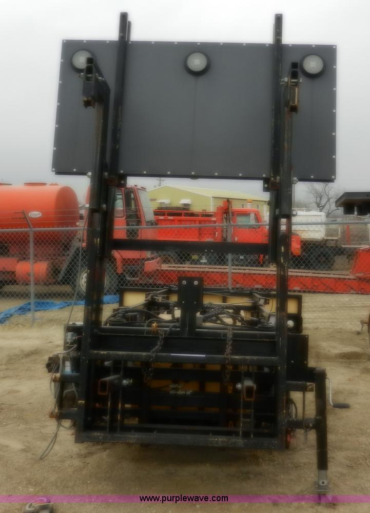 image for item F2938 2002 Enabs Safe-stop crash attenuator