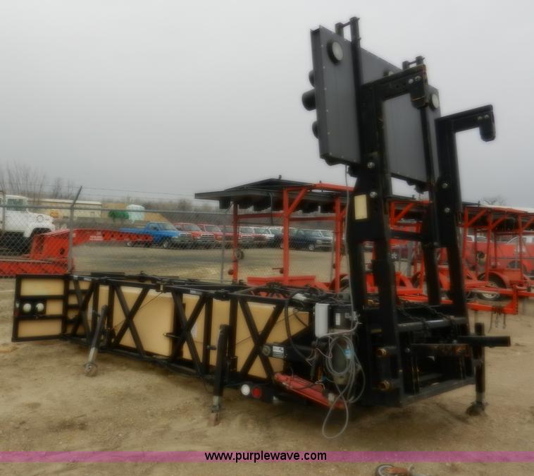 image for item F2938 2002 Enabs Safe-stop crash attenuator