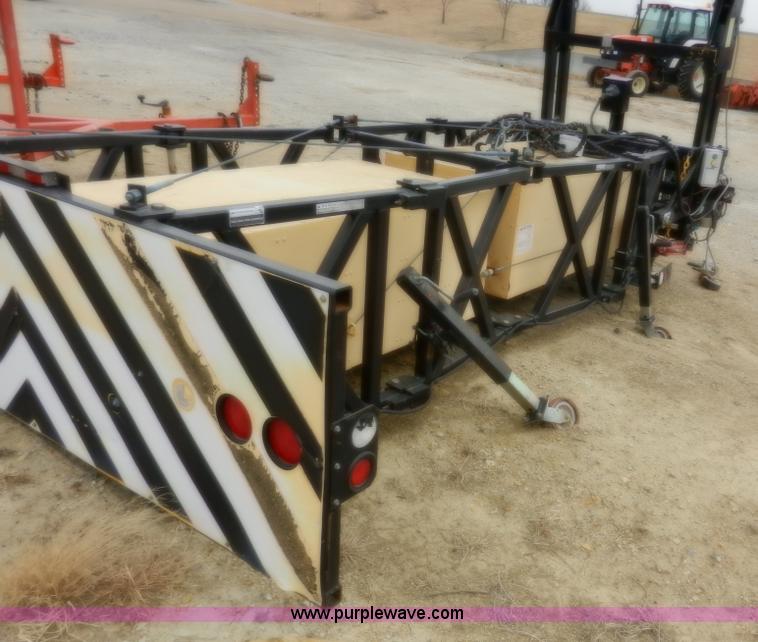 image for item F2938 2002 Enabs Safe-stop crash attenuator