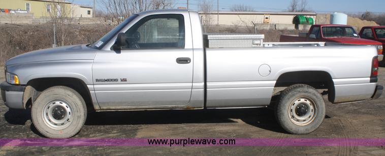 image for item F2965 2001 Dodge Ram 1500 pickup truck