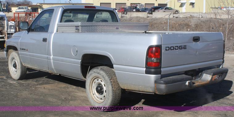 image for item F2965 2001 Dodge Ram 1500 pickup truck