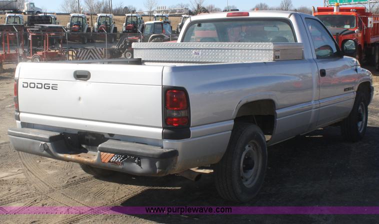 image for item F2965 2001 Dodge Ram 1500 pickup truck